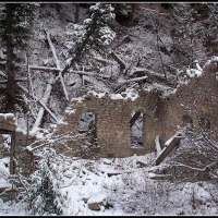 What are the ruins in Little Cottonwood Canyon, Utah?